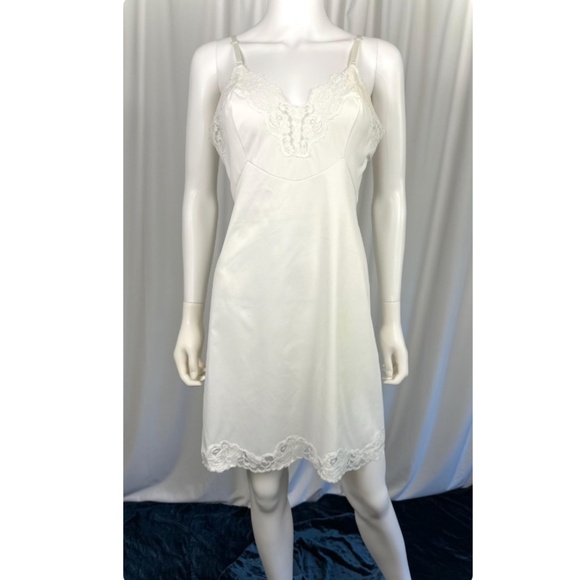 Vintage Vanity Fair Bridal White Slip Dress with Floral Lace Trim • Small - Picture 2 of 10